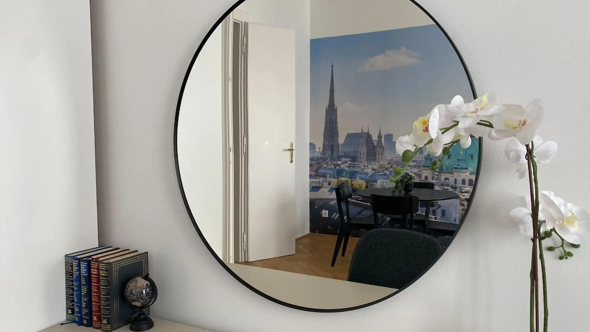 Cosy Apartment In Mariahilf Close To Citycenter Viena