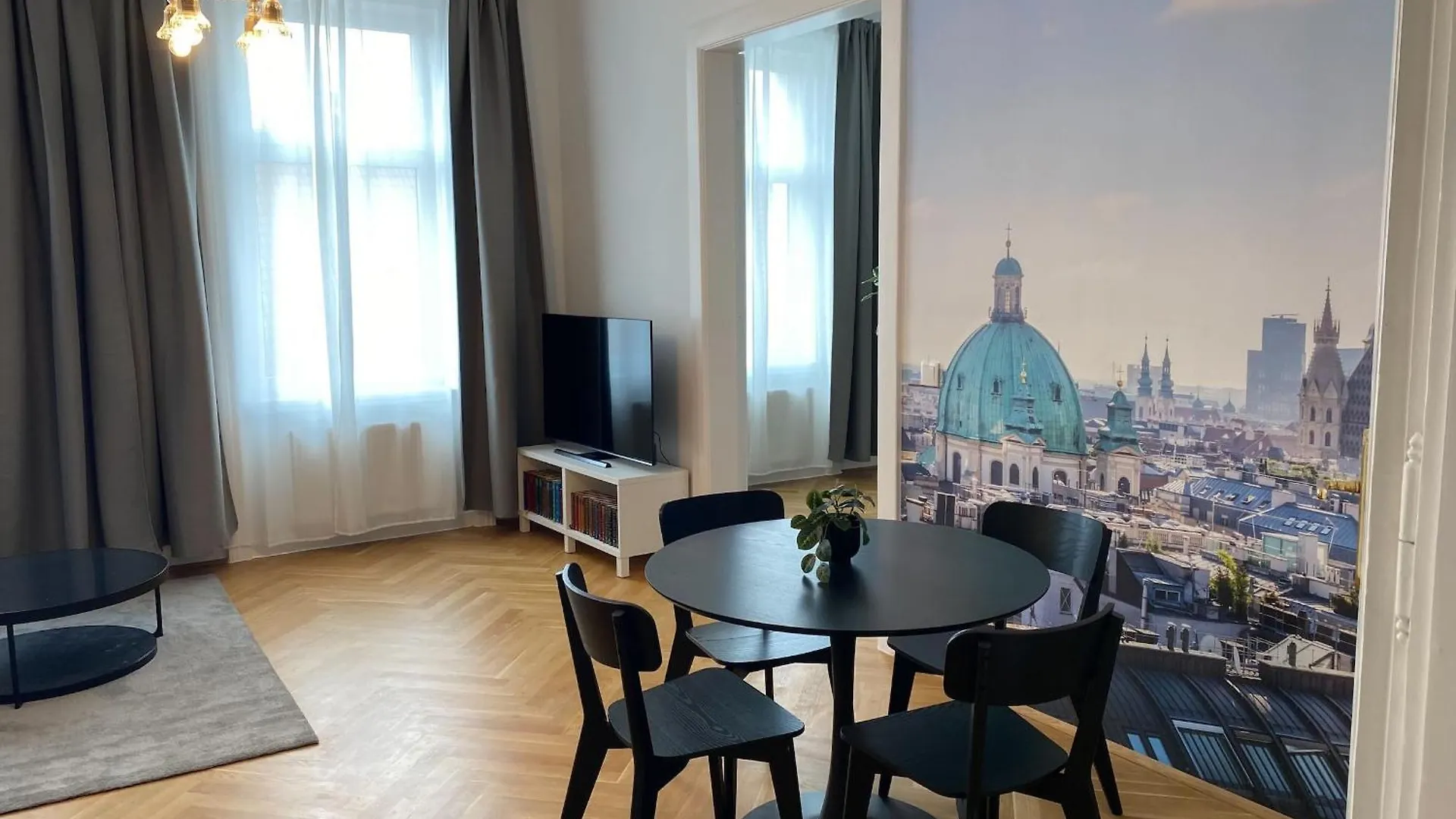 Cosy Apartment In Mariahilf Close To Citycenter Viena 0*,  Áustria